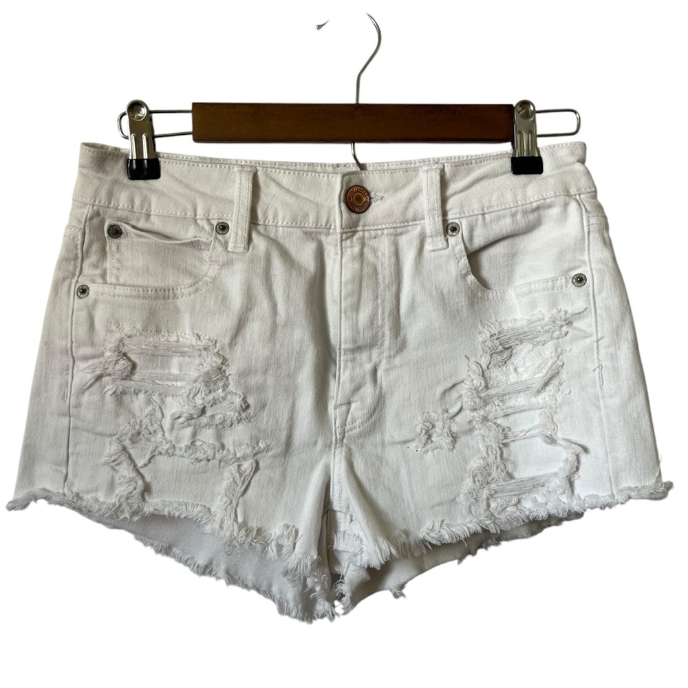 American Eagle Outfitters Women's White Stretch Distressed Denim Shorts. Size 8